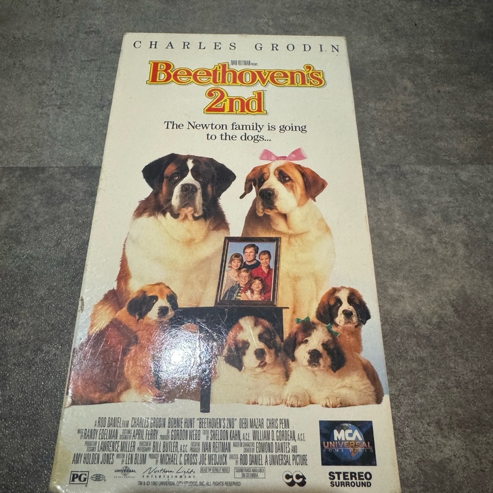 Beethoven's 2nd VHS Movie Cover – White with Yellow/Red Logo vintage